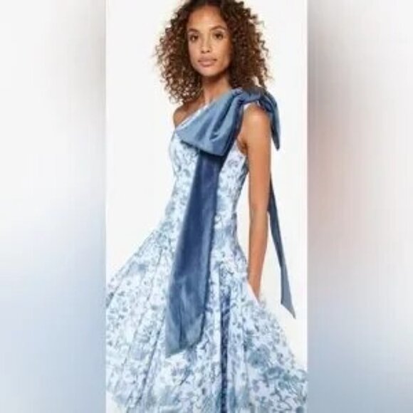 Lesea Berry Tracey Dress One Shoulder Bow Formal Designer Gown, Bridal Luxe 10 - Picture 9 of 9